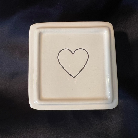 Rae Dunn Heart Artisan Collection Trinket Box - Picture 4 of 10